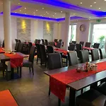 Ayhan Hotel