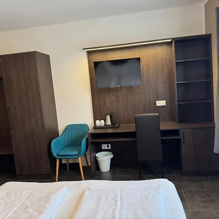 Ayhan 3* Burgdorf (Hannover)