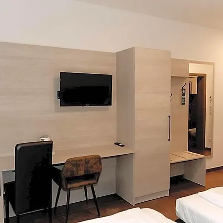 Ayhan 3* Burgdorf (Hannover)
