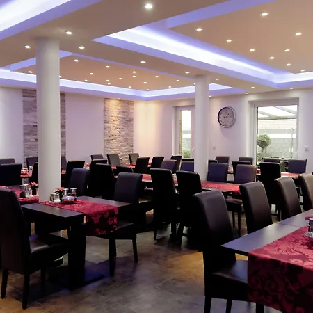 Ayhan Hotel